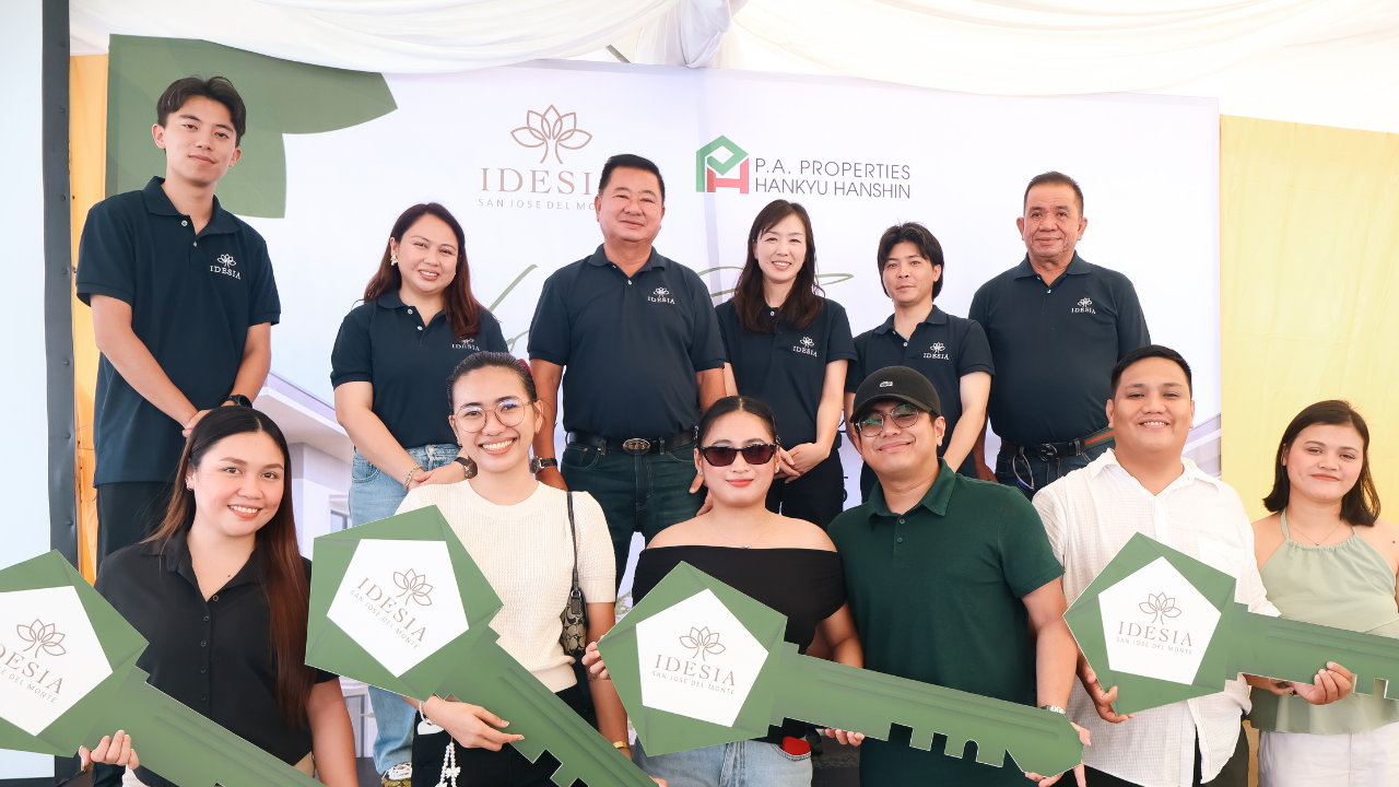 ssfd
Executives of P.A.
Properties and Hankyu Hanshin Properties Corp. Philippines lead the ceremonial
key handover for the first homeowners of Idesia San Jose del Monte, marking the
official turnover of the project's first homes. (From left) Ryotaro Abe, HHPC Representative;
Atty. Marianne Reyna Lina-Cruz, President and CEO of P.A. Properties and P.A.
Properties Hankyu Hanshin; Romarico T. Alvarez, Chairman of the Board of P.A.
Properties; Asa Toda, Vice President of HHPC Philippines; Rei Yamasaki, HHPC
Representative; and Peter Jude T. Alvarez, Director of P.A. Properties.